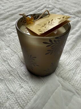 The Body Shop Vanilla Spice Scented Candle